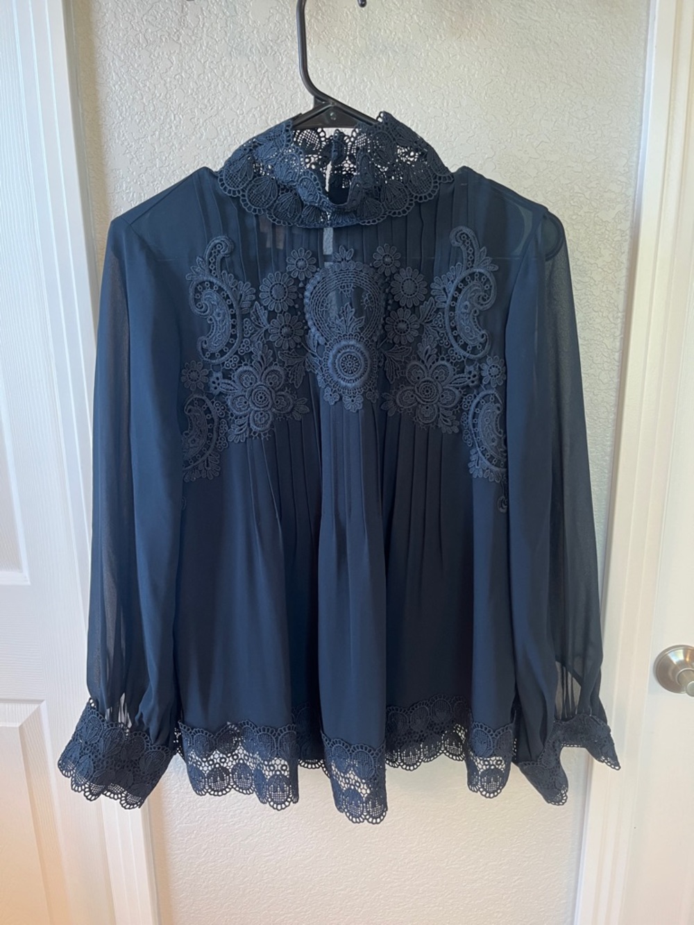 Ted Baker Cailley Navy Lace Blouse size 2 - US 6